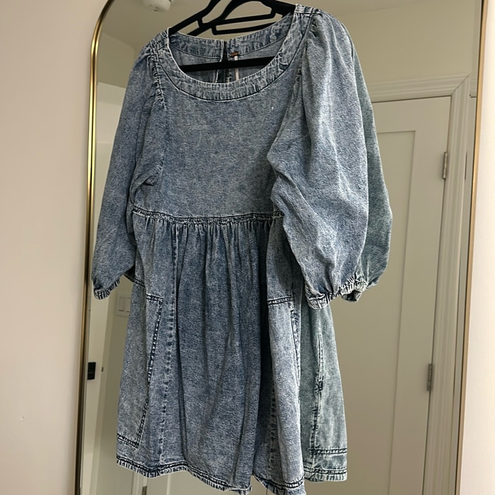 Free people puff sleeve flowy jean dress